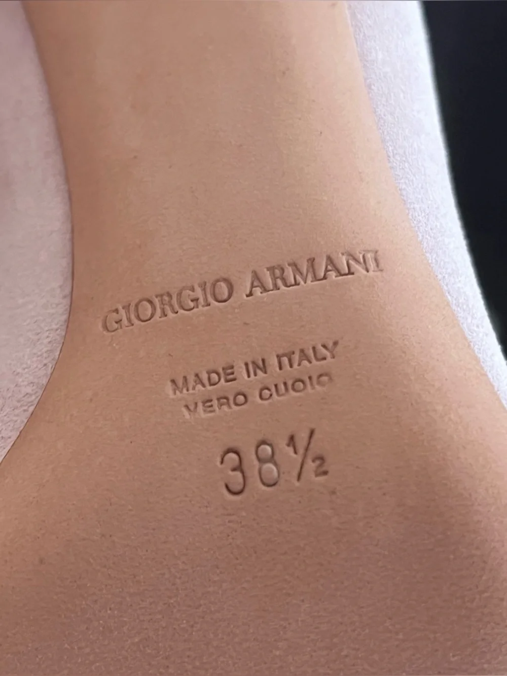 Giorgio Armani Women’s 38 1/2 Pink Nude Suede Point Toe Slip On Kitten Heels - Picture 9 of 11
